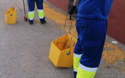Tres trabajadores de Lhicarsa devuelven una bolsa que encontraron con bastante dinero