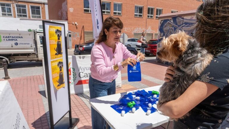 Multas de hasta 1.500 euros por no retirar excrementos de mascotas de la vía pública