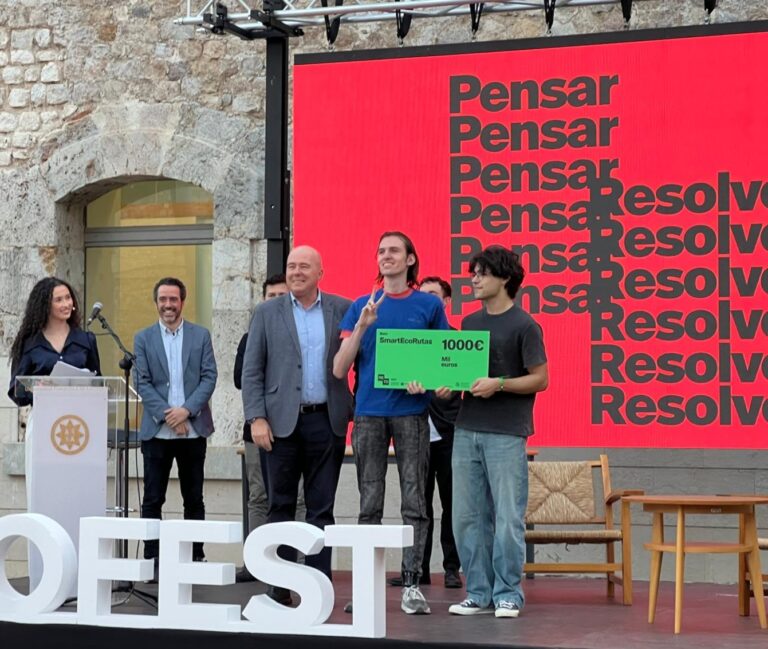 Lhicarsa patrocinadora de Retrofest